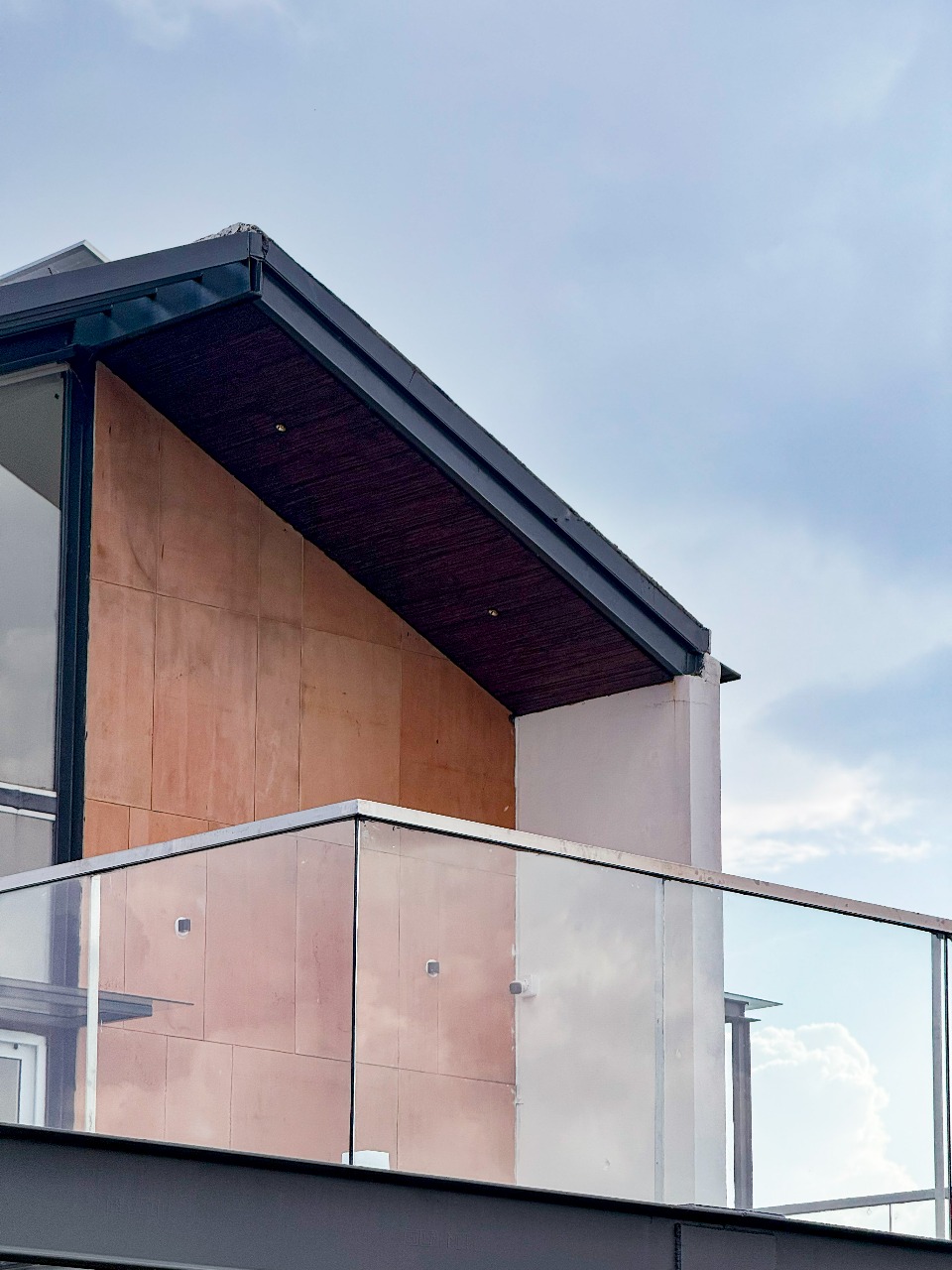 Mystic Red Apple Farm Villa