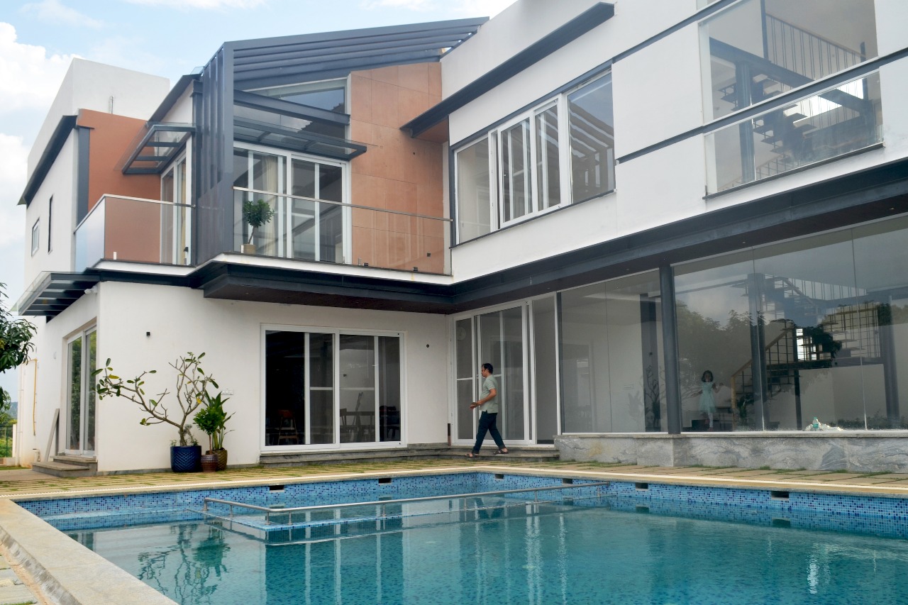 Mystic Red Apple Farm Villa